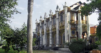Full view of the House of Success