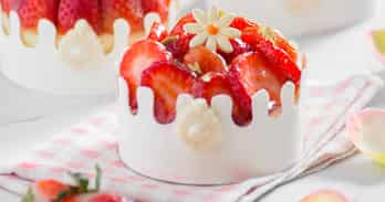 dhara devi strawberry cheesecake