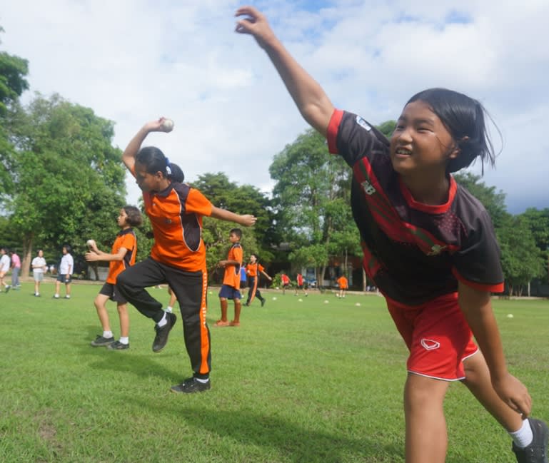 Cricket Thai women 5