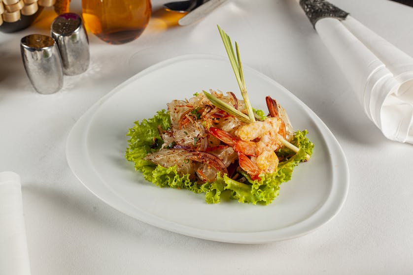 Spicy Pomelo Salad with Grilled Fresh Shrimps